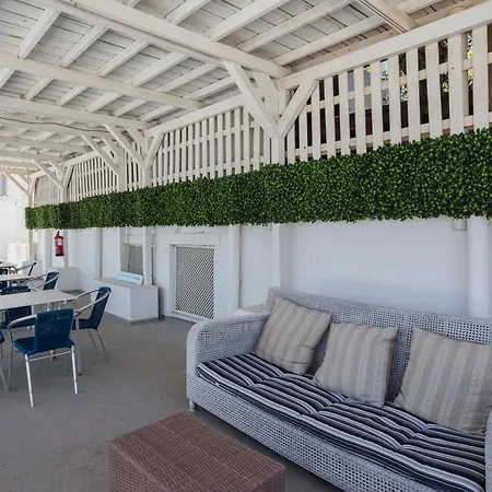 Oliwood - Cabaret Apartment